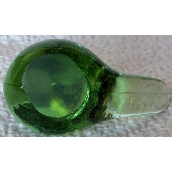 BRIGHT GREEN HAND BLOWN ART GLASS BIRD POLISHED 3” Long 1 3/4” High - Picture 6 of 11